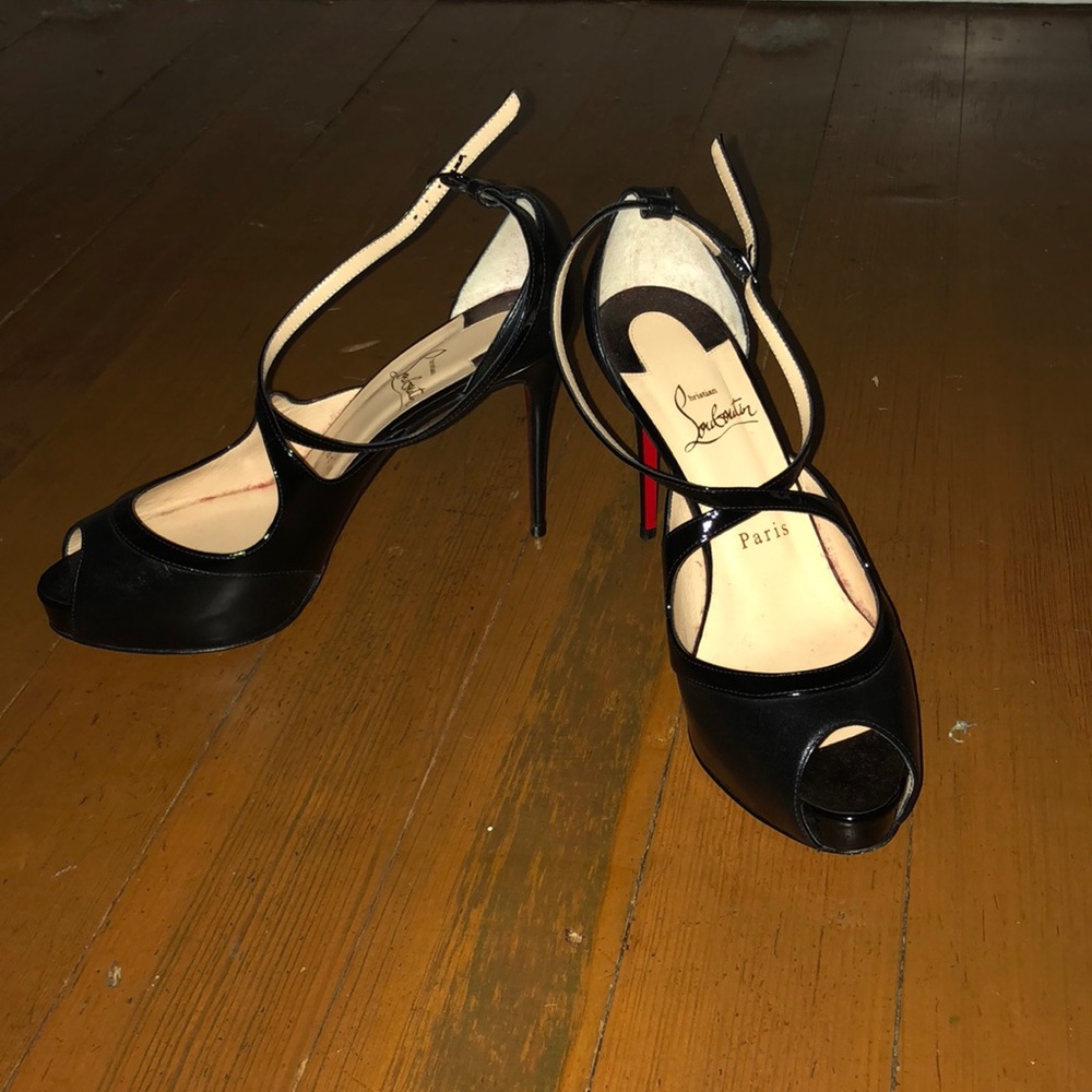 Authentic Christian Louboutin black sexy pumps